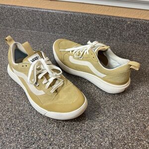 Vans UltraCush Mens Sz 9 Mustard Color Suede Skate Sneaker Shoes Lace Up Low Top